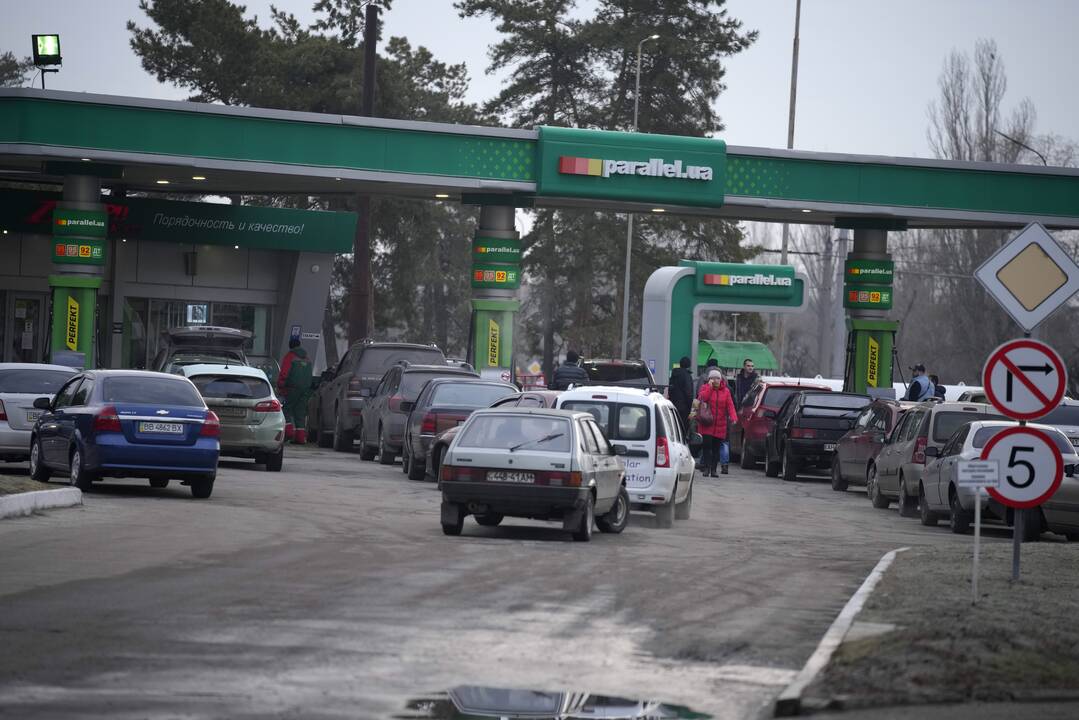 URM ragina Lietuvos piliečius nedelsiant išvykti iš Ukrainos sausumos keliais