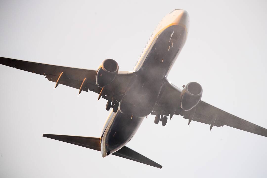 „Ryanair“ oro linijų lėktuvas, po priverstinio sustojimo Baltarusijoje, leidžiasi Vilniuje