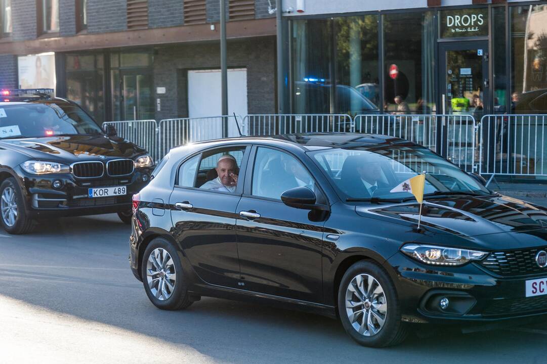Popiežius Pranciškus atvyko į Kauną