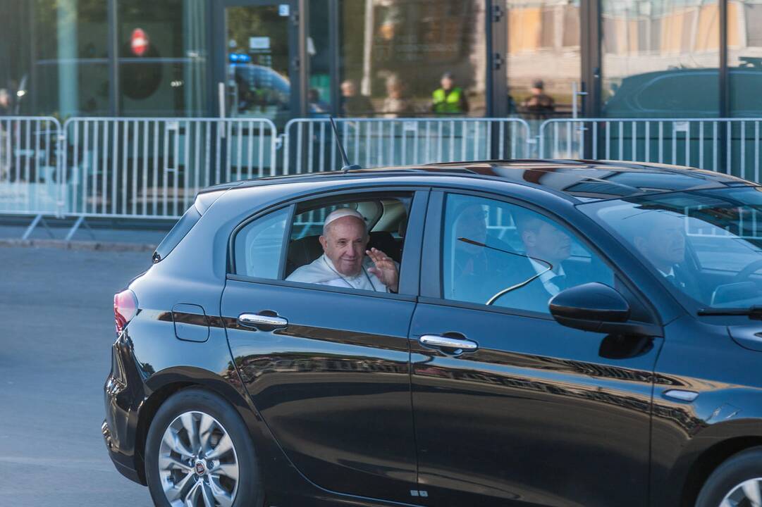 Popiežius Pranciškus atvyko į Kauną