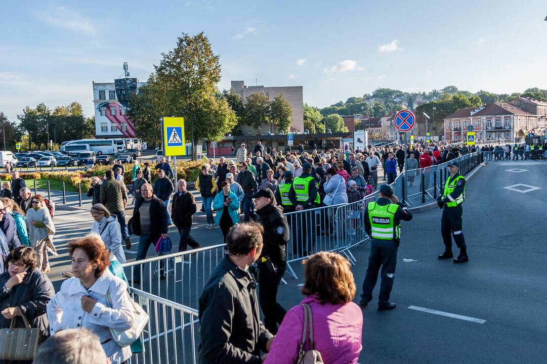 Popiežius Pranciškus atvyko į Kauną