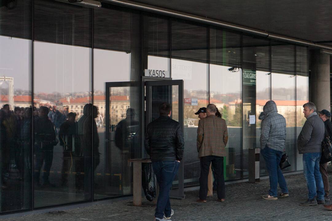 Eilės prie bilietų į "Žalgirio" varžybas