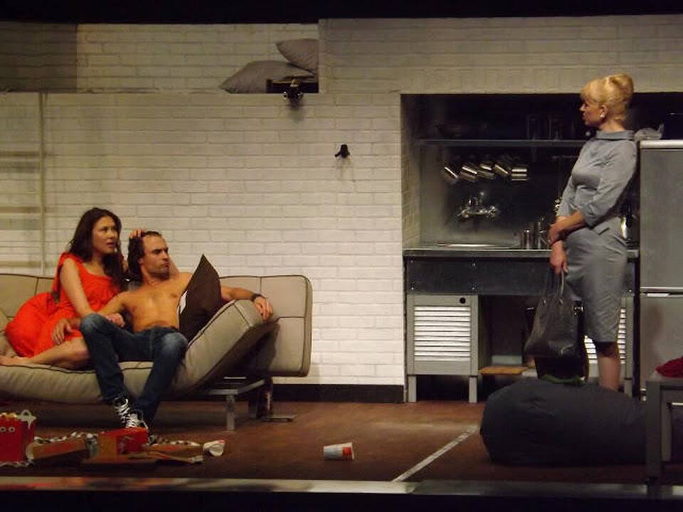 Scena iš panevėžiečių spektaklio „Laisvi drugeliai“.