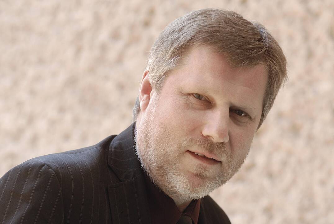 F.Latėnas