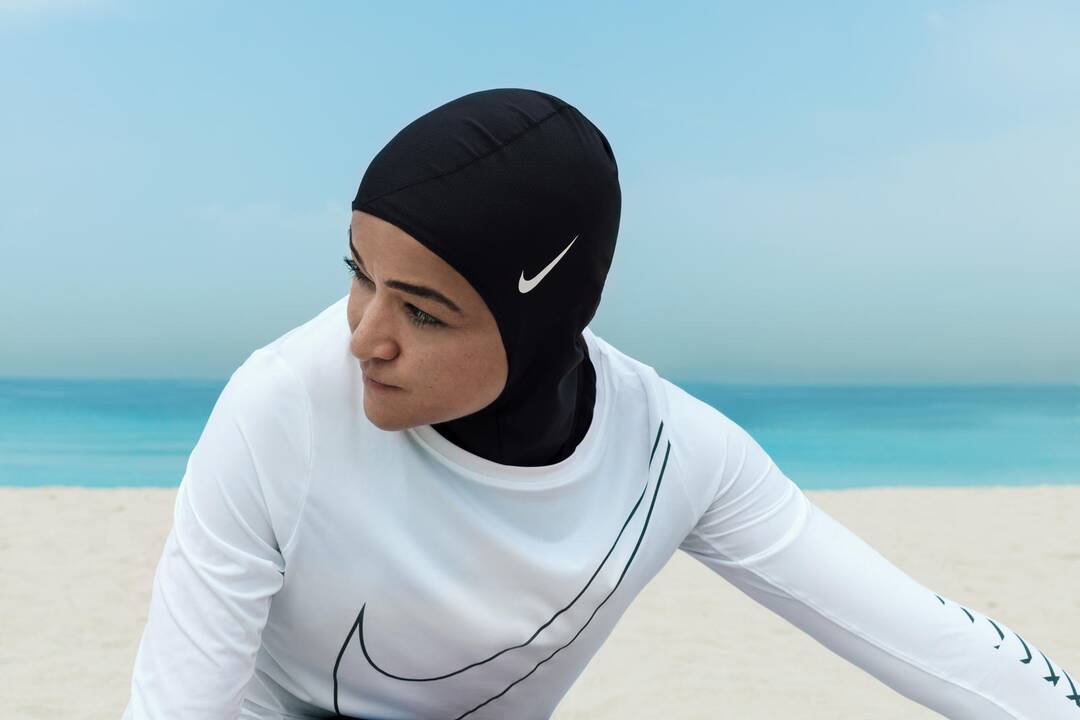 „Nike“ gamins specialius hidžabus sportininkėms musulmonėms