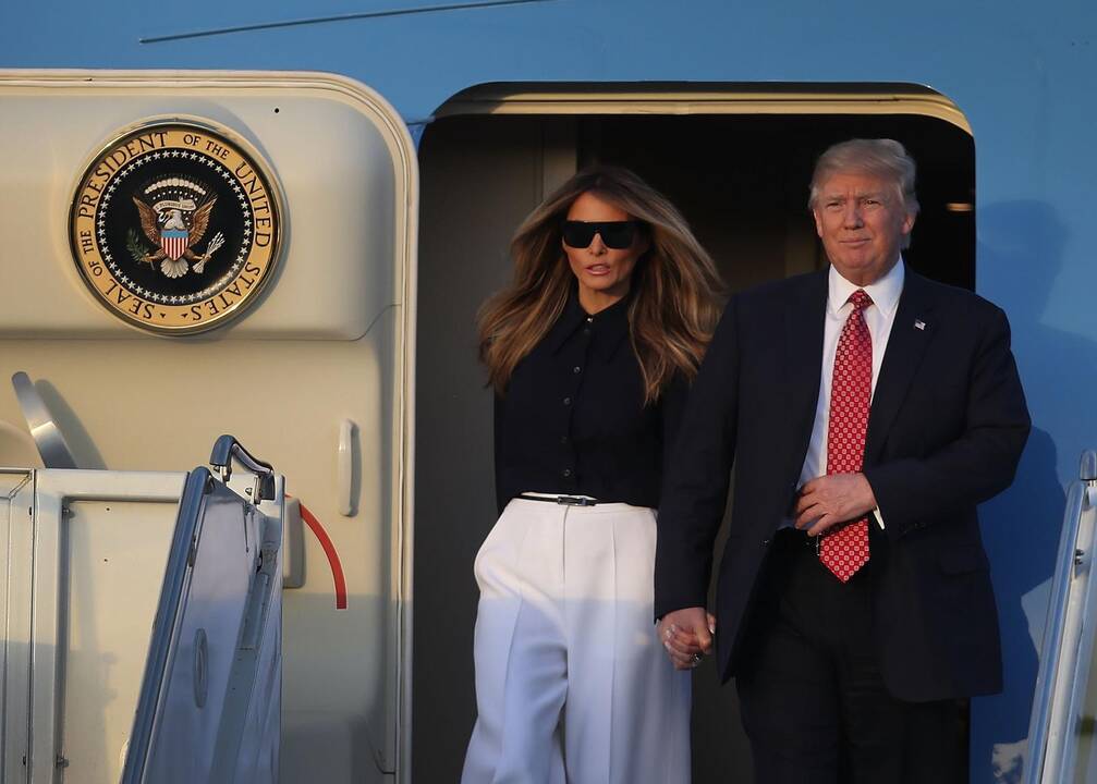 D. Trumpas žada „visiškai naują“ įsaką dėl imigracijos