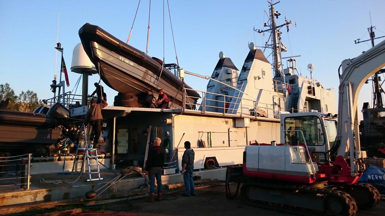 Misija: buvęs karinis, o dabar ginkluotos apsaugos palydos laivas “A 963 Stern”.