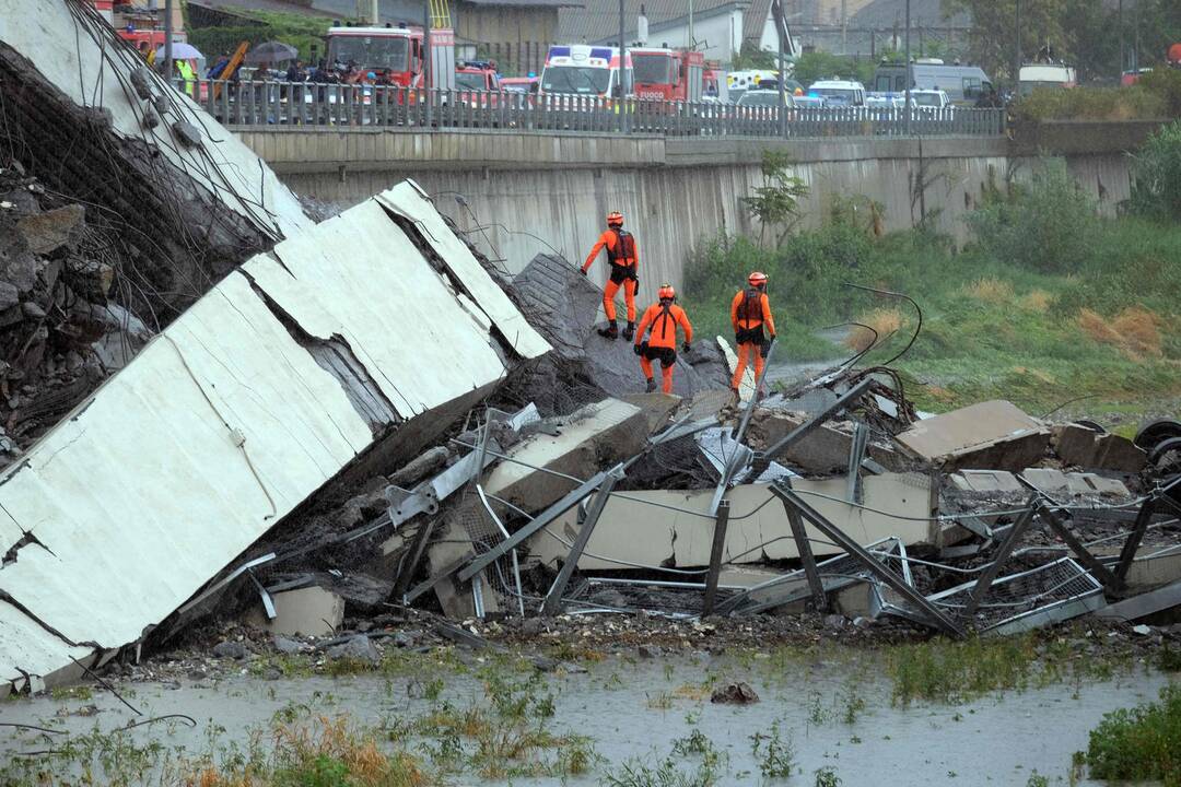 Nugriuvęs viadukas Italijoje