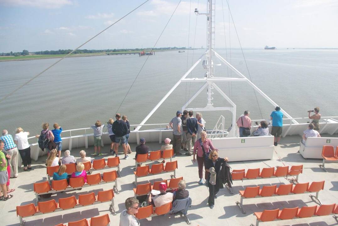 Erdvės: Elbės vaizdas iš kelto vairininko kabinos.