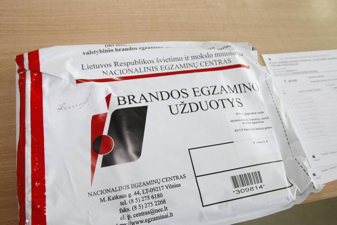 Pakartotiniu lietuvių kalbos egzaminu baigiasi brandos egzaminų sesija