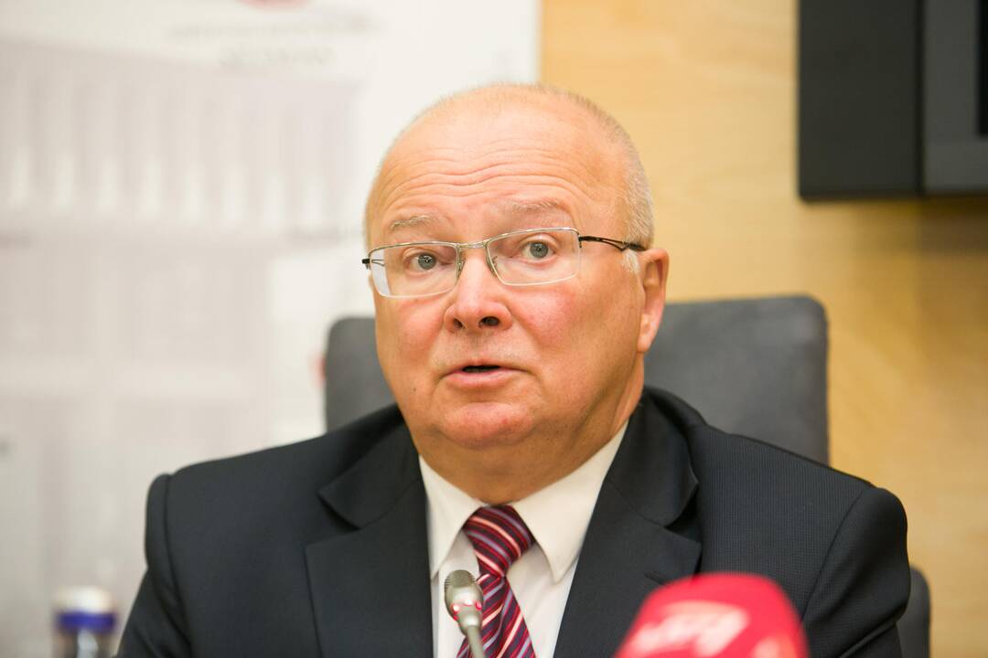 Taisyklė: ieškantys vietos politinėje arenoje žmonės dažniausiai naudoja visus įmanomus politinės reklamos būdus.