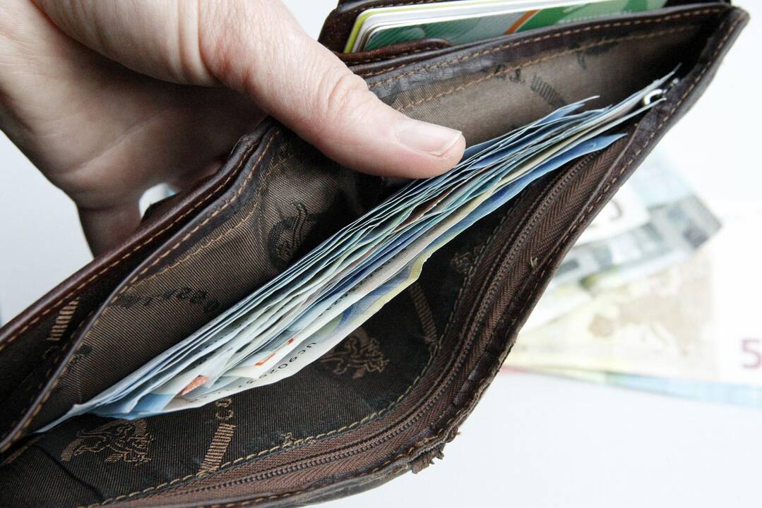 90-metė klaipėdietė sukčiui atidavė 1 tūkst. eurų