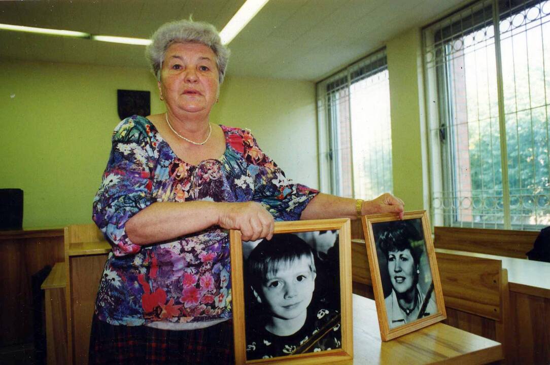 Emocijos: psichiniu ligoniu apsimetinėjusį A.Kiseliovą aukų artimieji pasitikdavo prakeiksmais.