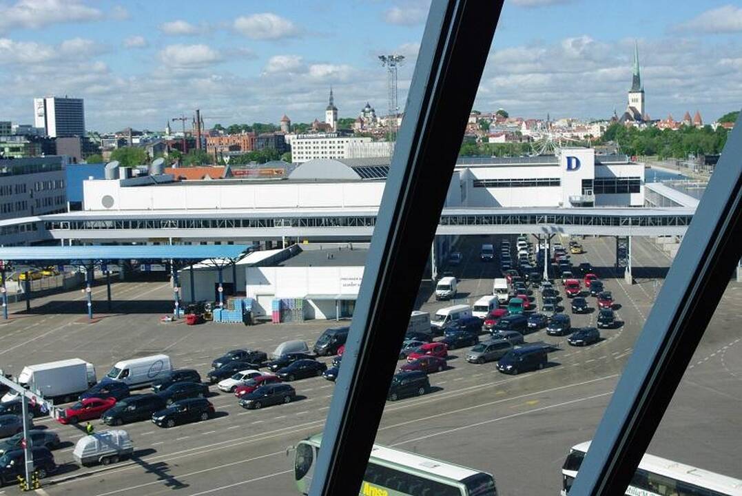 Susisiekimas: didžiuliai automobilių srautai kasdien būna iš Talino į Helsinkį ir atgal.