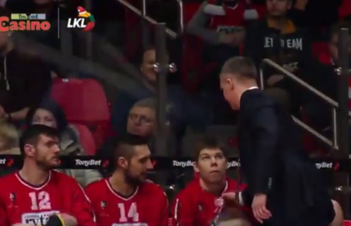 T. Pačėsas ištempė R. Giedraitį į aikštelę už pakarpos