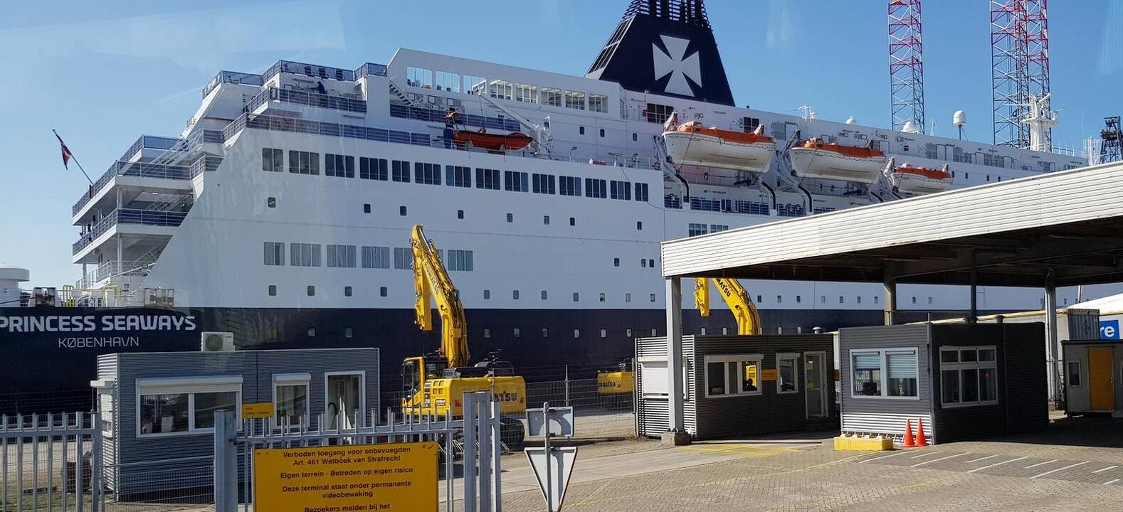 Vietovė: Ijmuideno uostas prie Šiaurės jūros žvelgiant nuo laivo „Princess Seaways“.