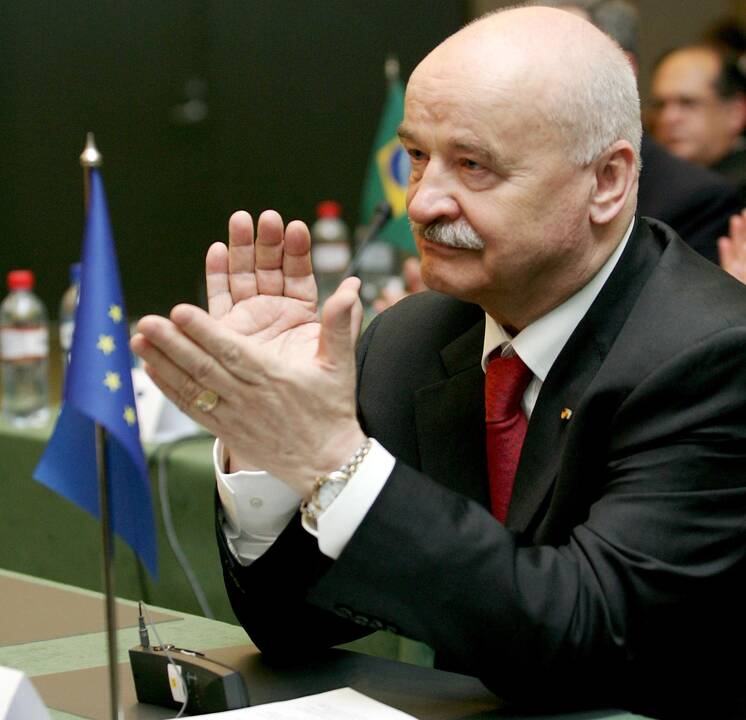 Pirmąjam teisingumo ministrui P. Kūriui - prezidentės ir premjero sveikinimai jubiliejaus proga