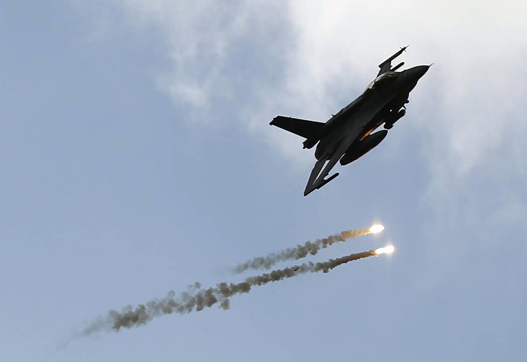 Turkijos karo aviacija sunaikino 67 kurdų kovotojus