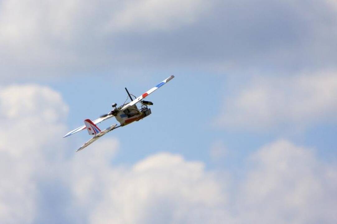 Bepiločiai lėktuvai užbūrė ir lietuvius