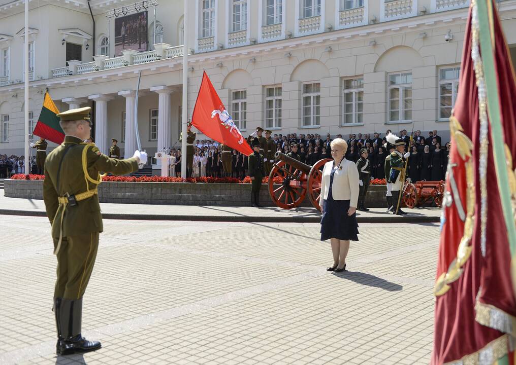 D. Grybauskaitė dalyvavo Valstybės vėliavų pakėlimo ceremonijoje