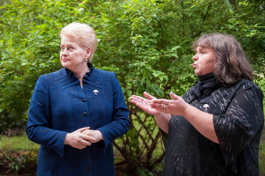 Prezidentė Paparčiuose aplankė vaikus