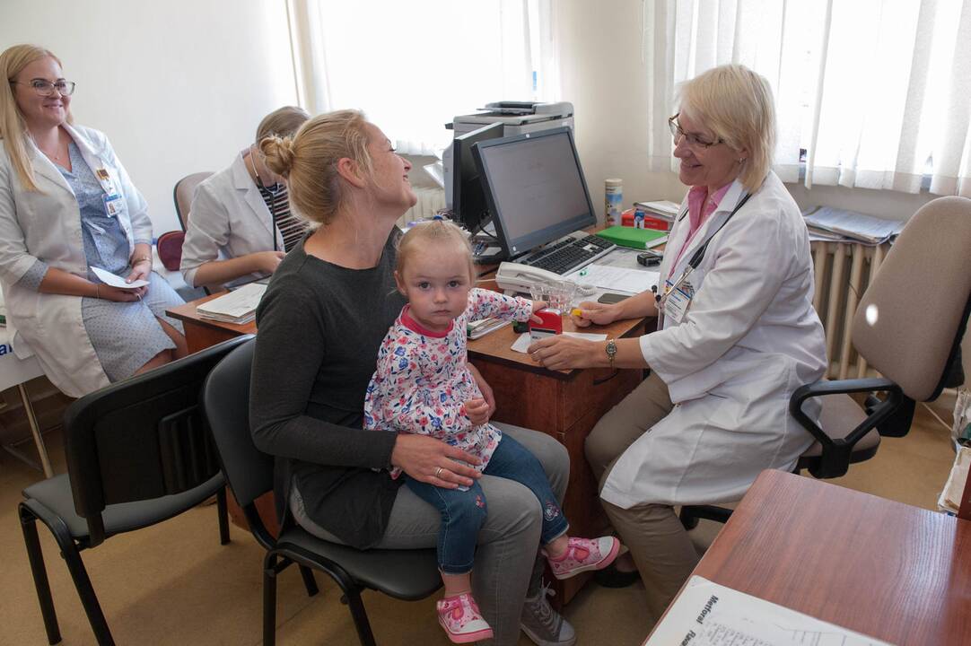 Profilaktiniai sveikatos patikrinimai, patvirtina gydytoja O.Vasiliauskienė, yra išganymas, nes, pavyzdžiui, krypstančio stuburo vaikams neskauda.