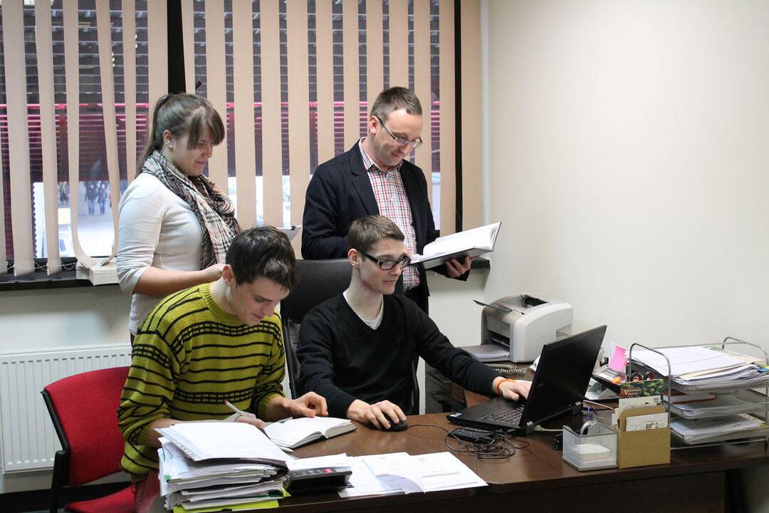Kauno studentai iš postų verčia ir įmonių vadovus