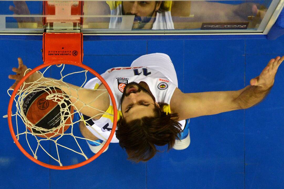 L. Kleiza į Turkijos krepšinio pirmenybių autsaiderio krepšį įmetė 5 taškus