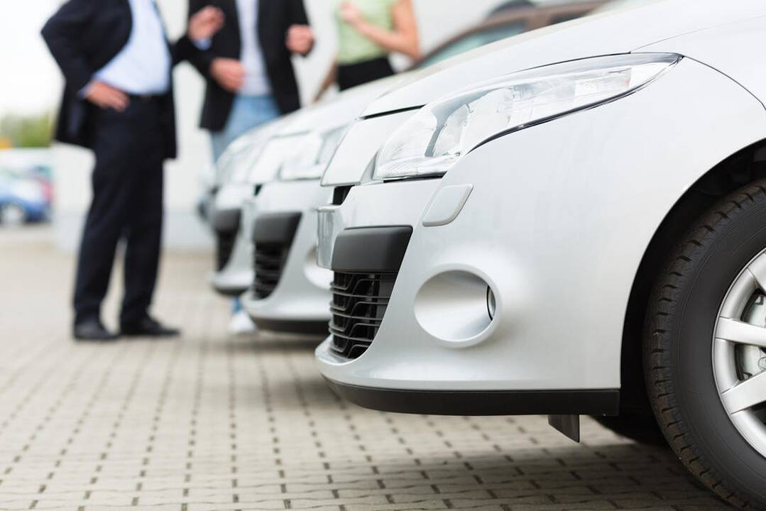 Tyrimas: per artimiausius 5 metus automobilį ketina pirkti tik trečdalis vairuotojų