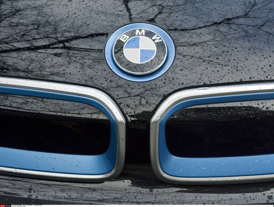 BMW JAV ir Europoje bandys 40 autonominių automobilių