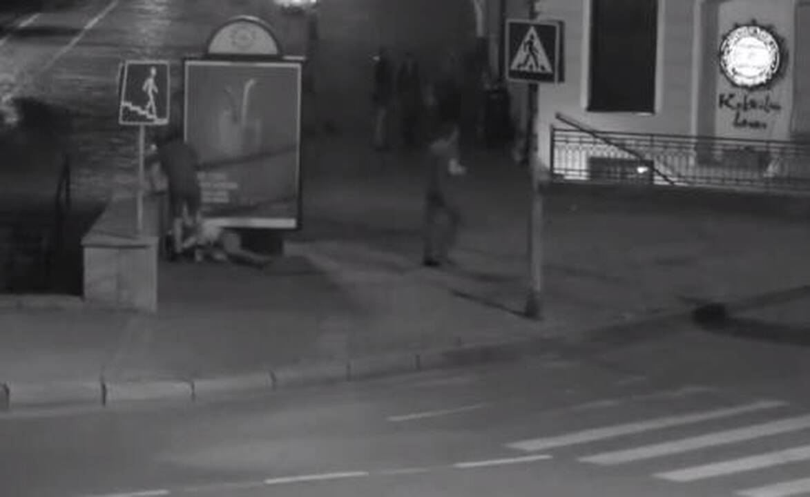 Gatvėje spardomas vyras užuojautos nesulaukė