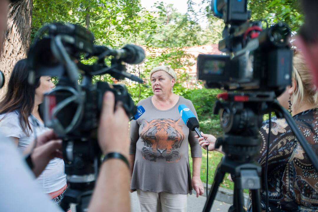 Nuo karščio gelbėja ir ugniagesiai