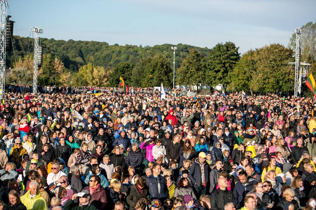 Popiežius Pranciškus meldėsi Santakos parke