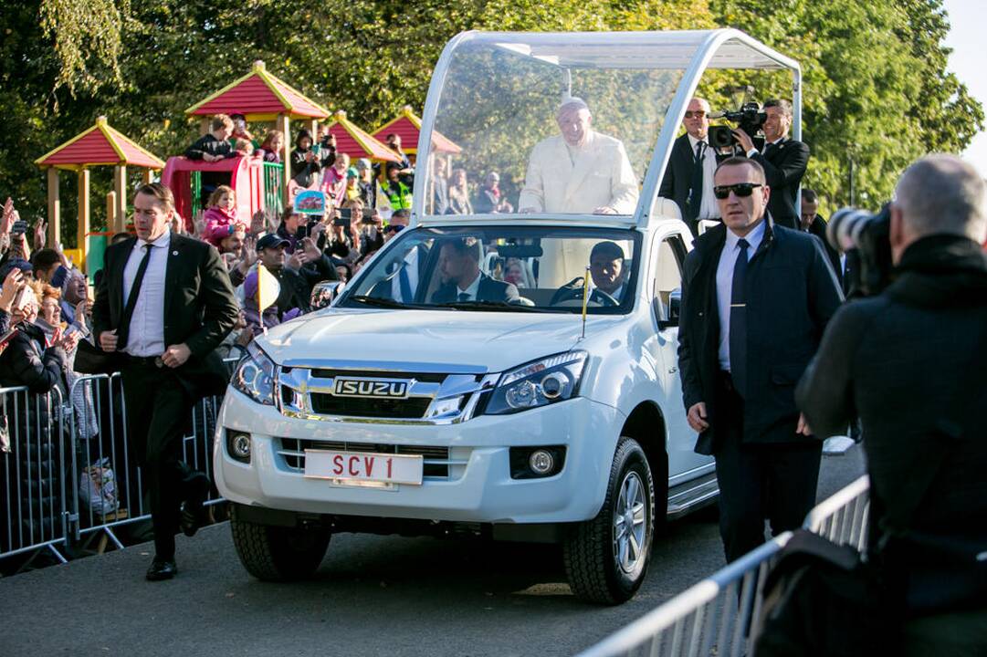 Popiežius Pranciškus meldėsi Santakos parke