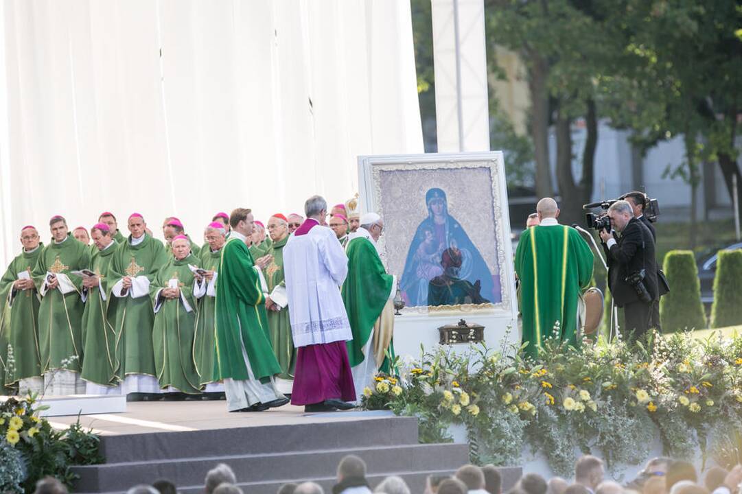 Popiežius Pranciškus meldėsi Santakos parke