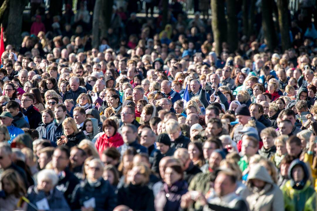Popiežius Pranciškus meldėsi Santakos parke