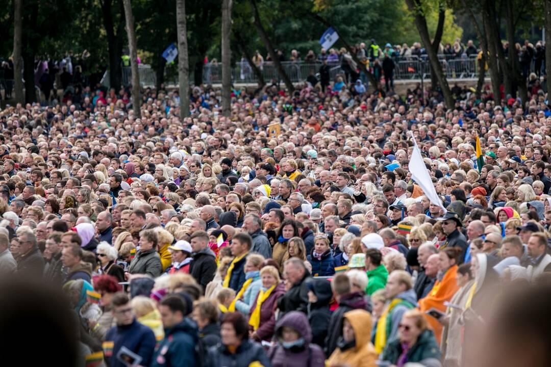 Popiežius Pranciškus meldėsi Santakos parke