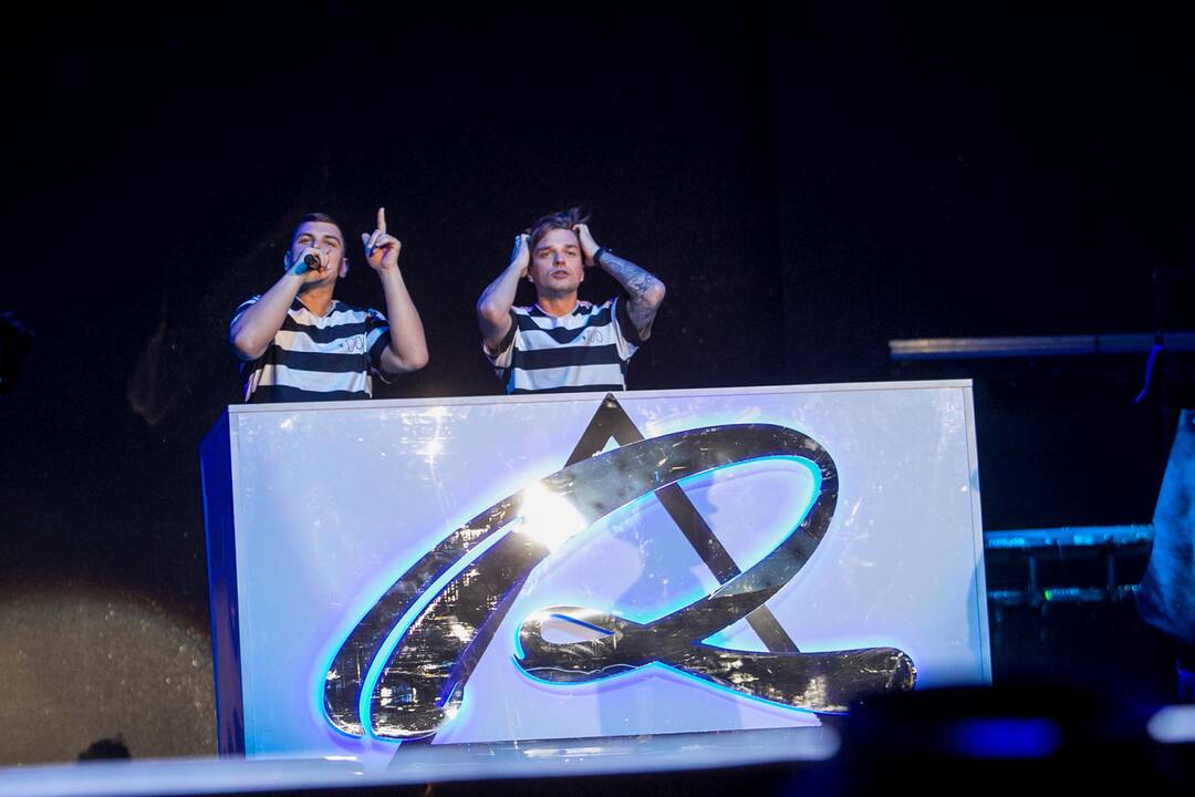 "Zero Live Show"