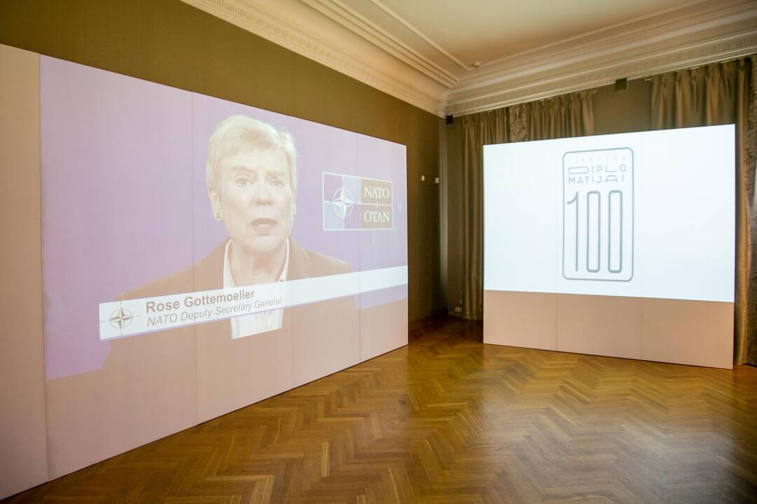 Parodos „Kuriančiajai Lietuvos diplomatijai – 100“ atidarymas