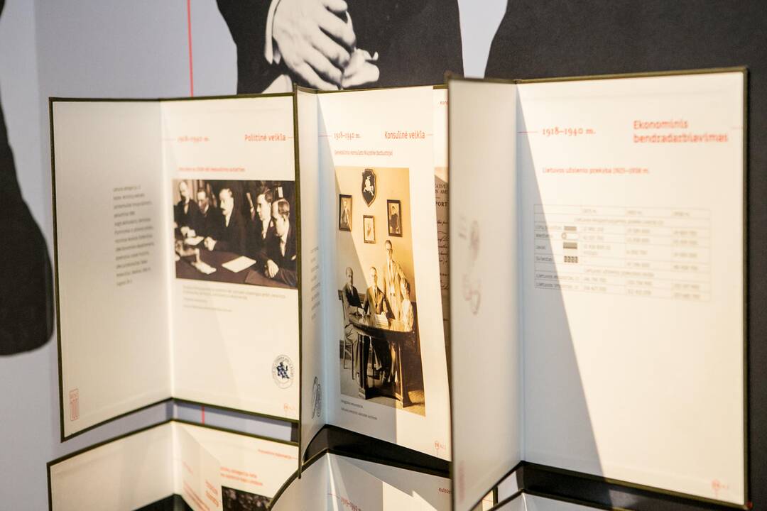 Parodos „Kuriančiajai Lietuvos diplomatijai – 100“ atidarymas