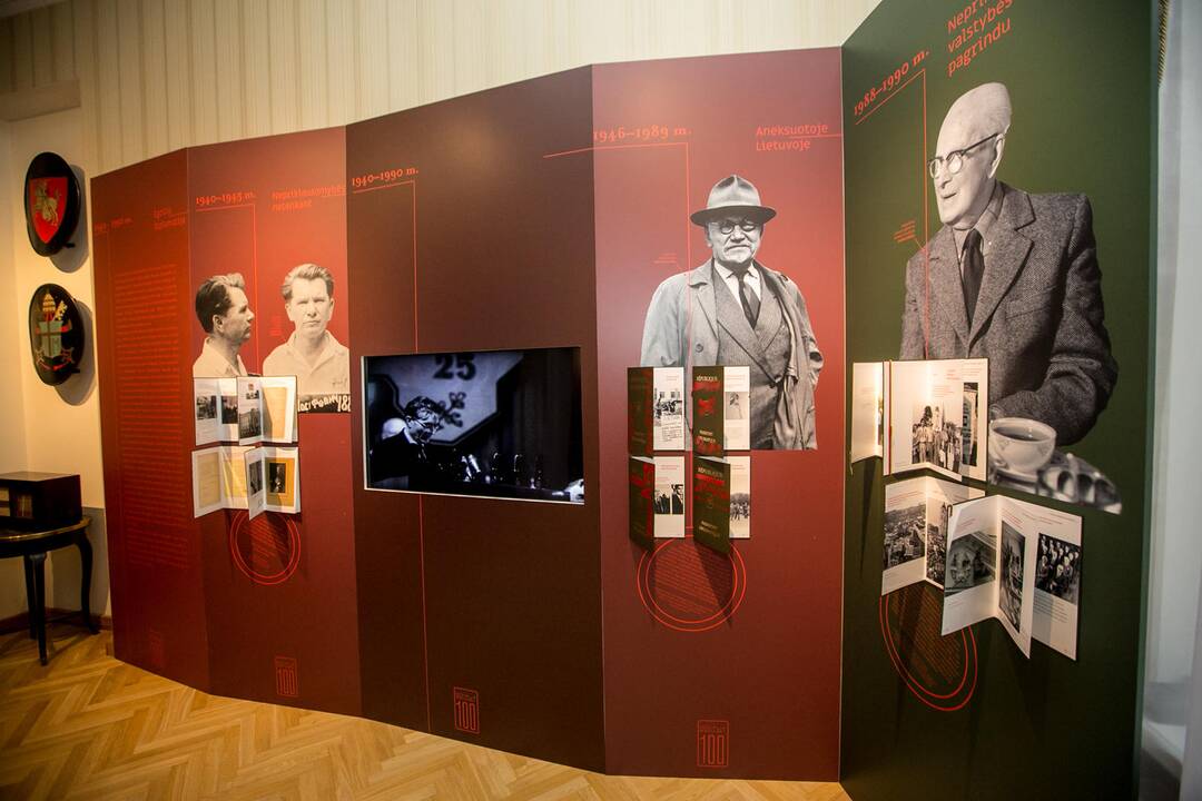 Parodos „Kuriančiajai Lietuvos diplomatijai – 100“ atidarymas