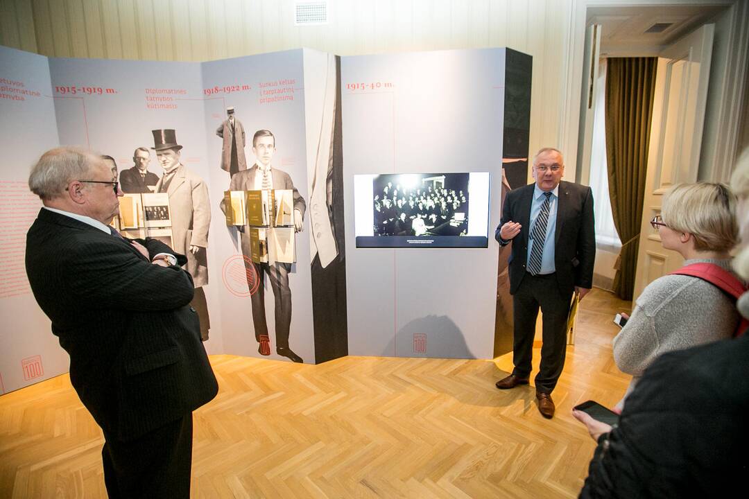 Parodos „Kuriančiajai Lietuvos diplomatijai – 100“ atidarymas