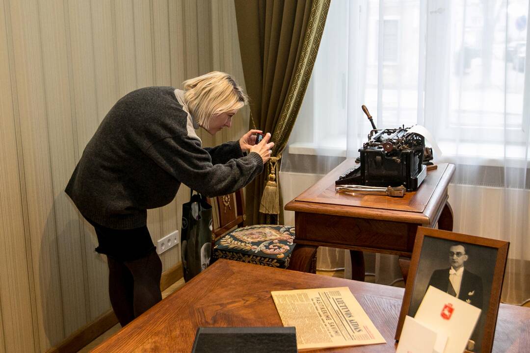 Parodos „Kuriančiajai Lietuvos diplomatijai – 100“ atidarymas