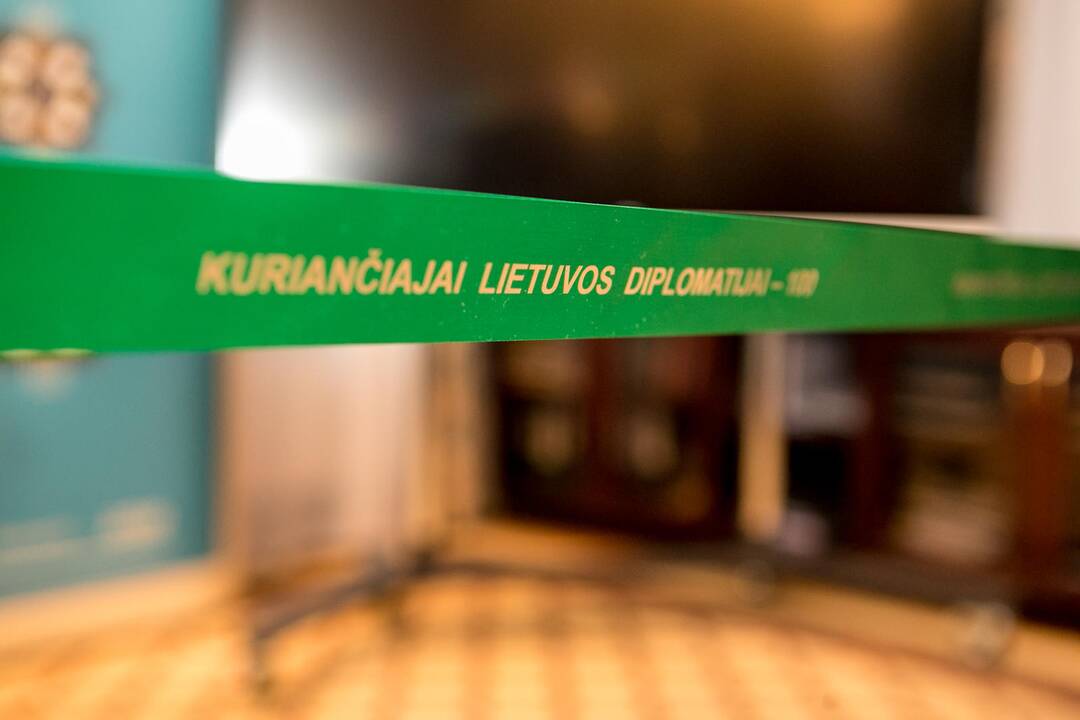 Parodos „Kuriančiajai Lietuvos diplomatijai – 100“ atidarymas