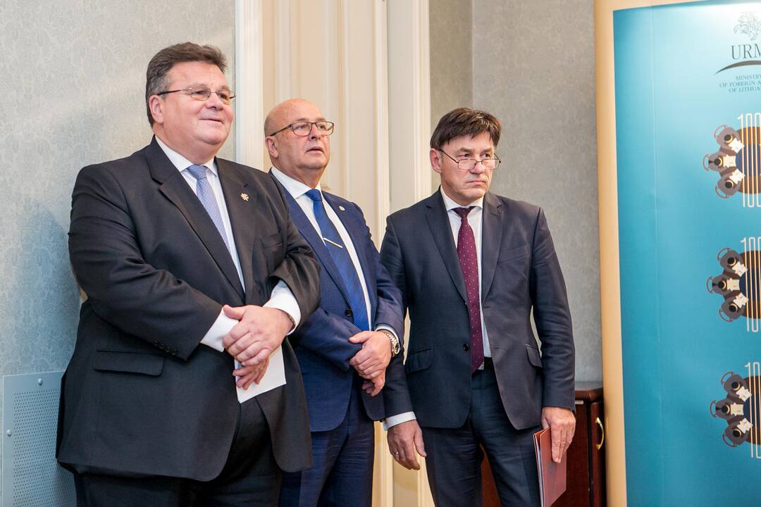 Parodos „Kuriančiajai Lietuvos diplomatijai – 100“ atidarymas