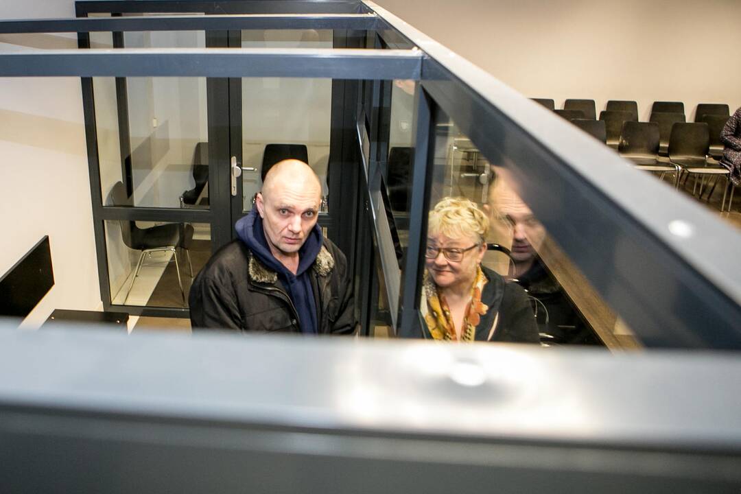 Kirgizijos piliečio, kaltinamo kolegos nužudymu, teismas
