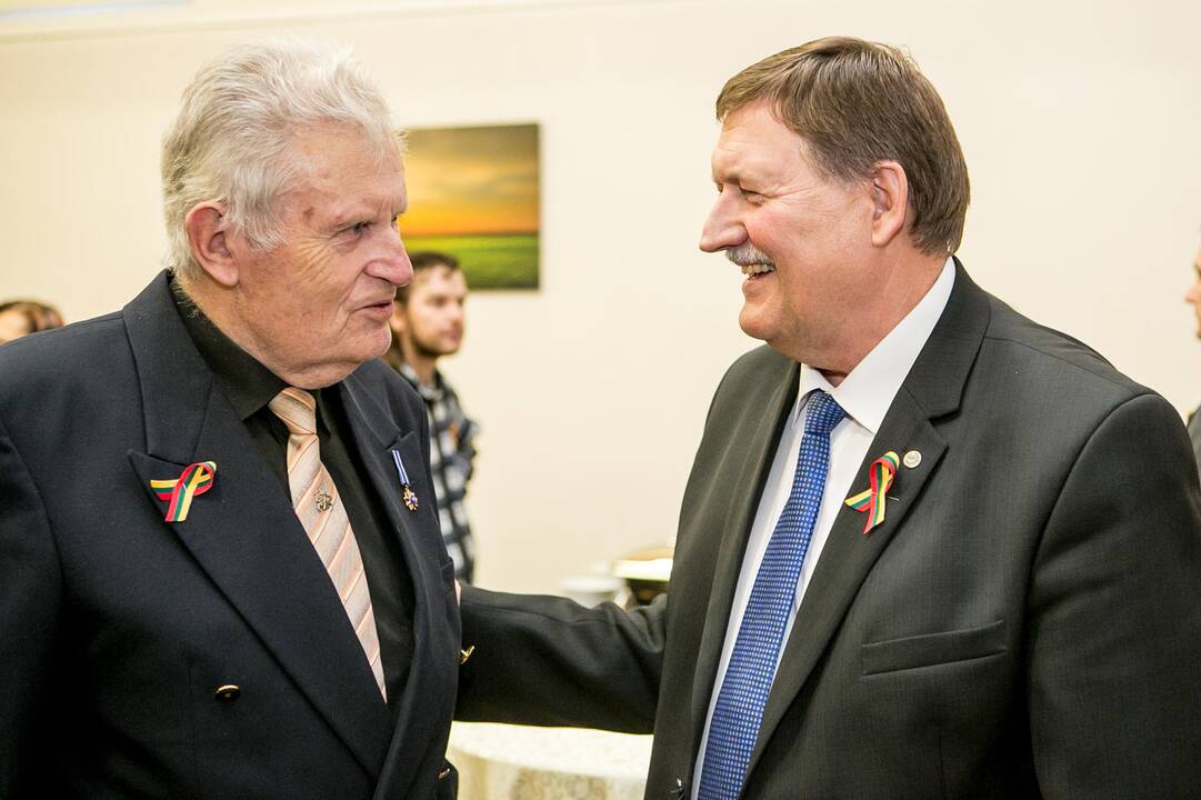 Raudondvaryje įteikti Kauno rajono garbės ženklai