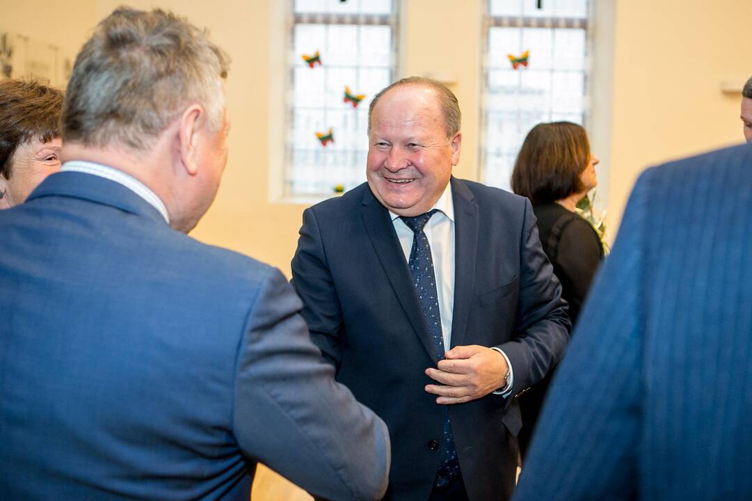 Raudondvaryje įteikti Kauno rajono garbės ženklai