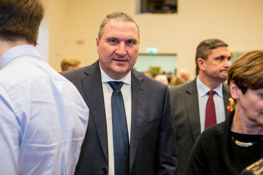 Raudondvaryje įteikti Kauno rajono garbės ženklai