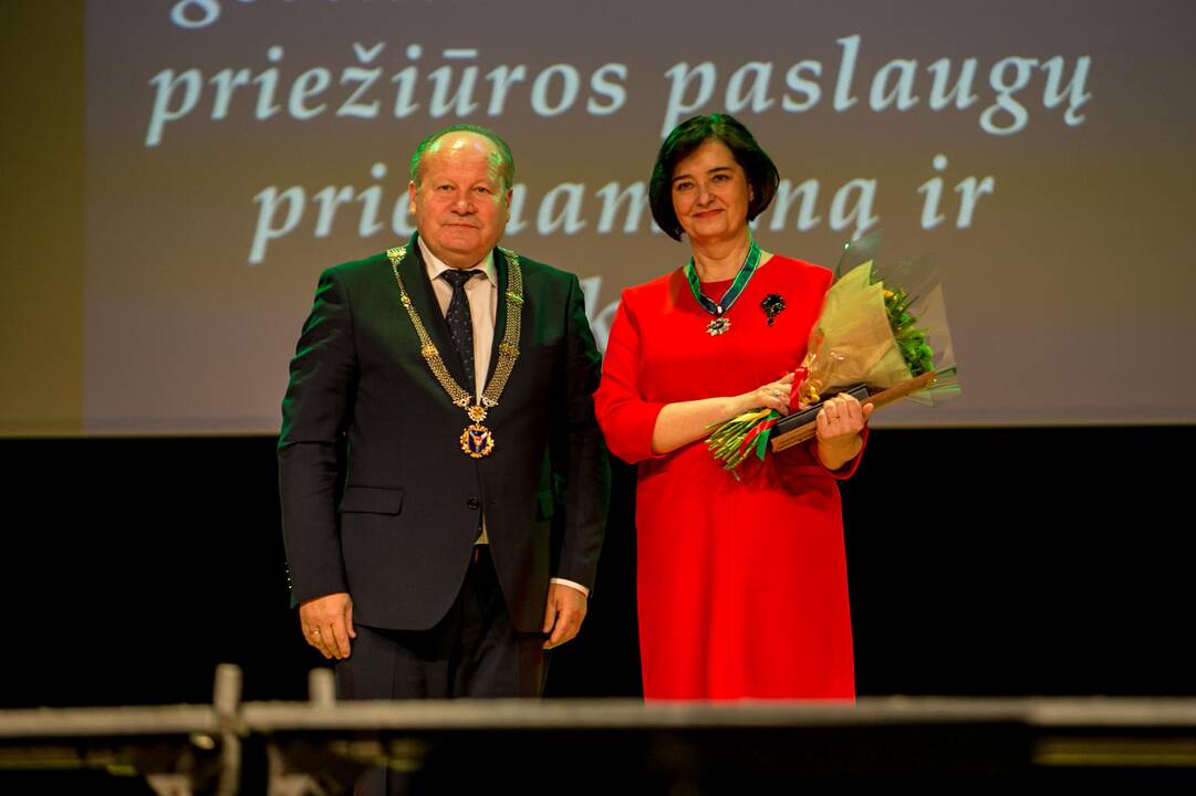 Raudondvaryje įteikti Kauno rajono garbės ženklai